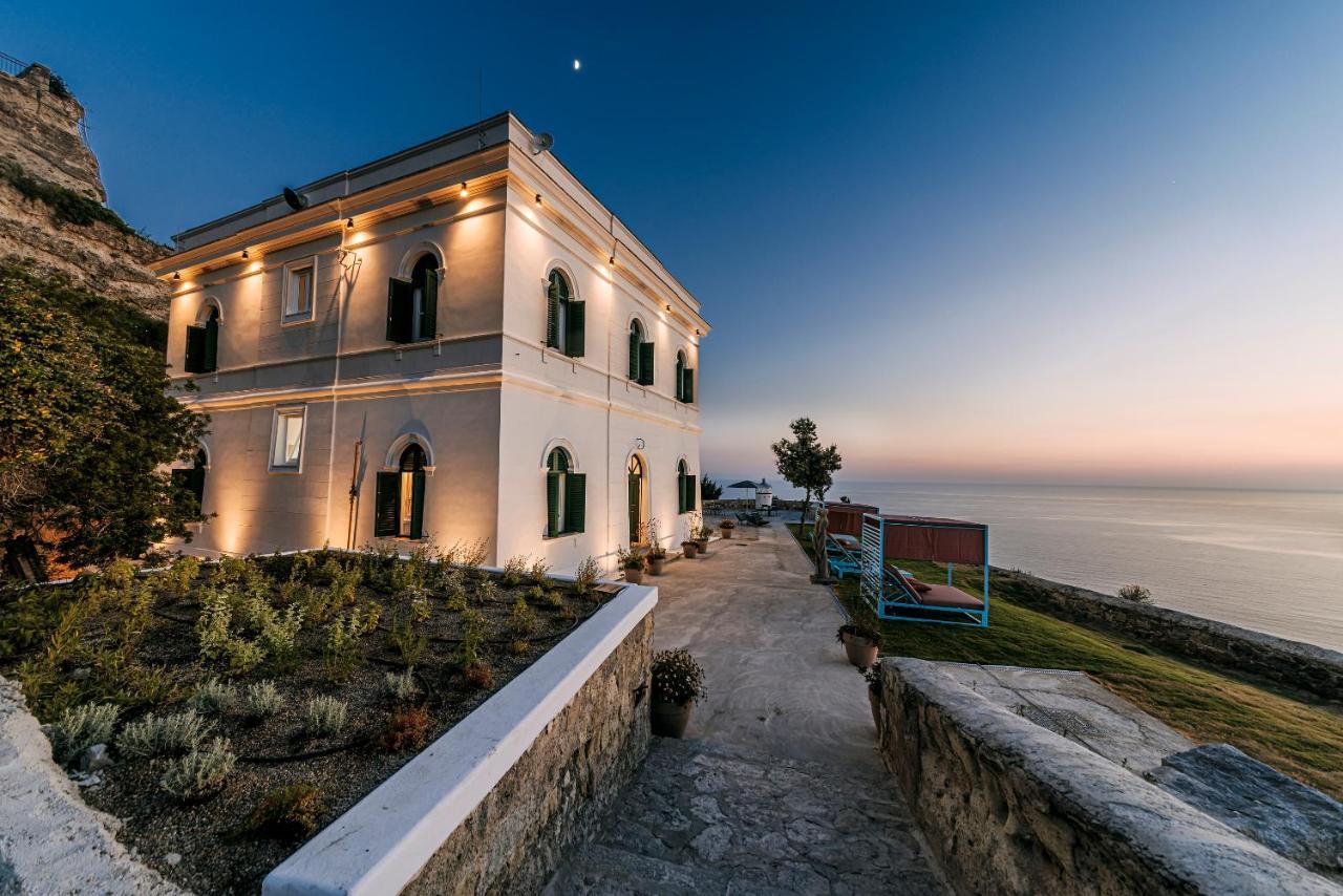 Faro Punta Imperatore Forio  Bagian luar foto