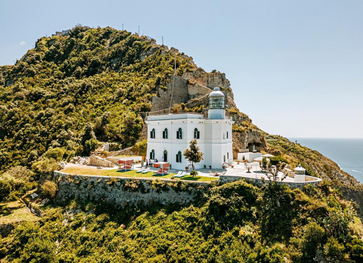 Faro Punta Imperatore Forio  Bagian luar foto