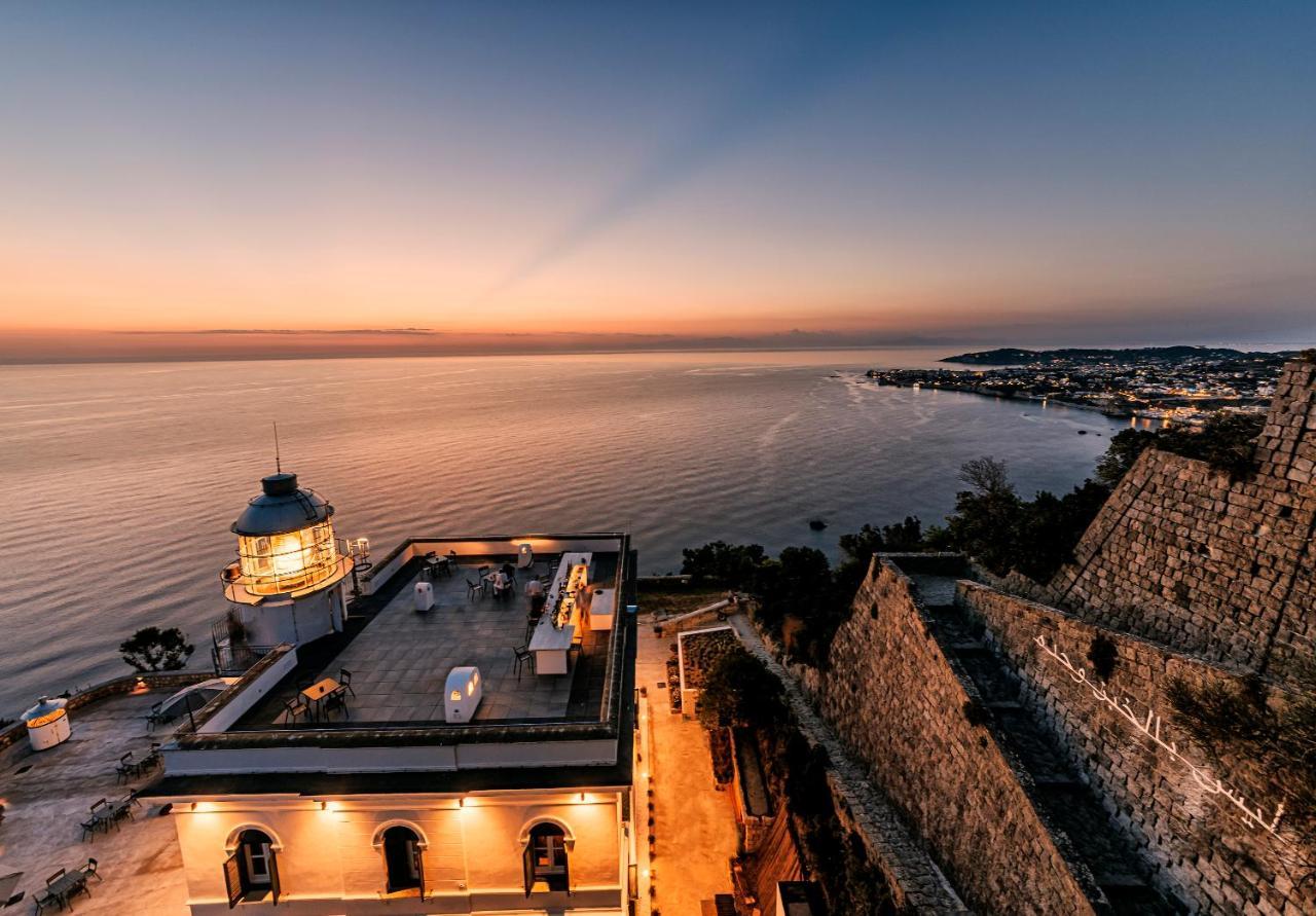 Faro Punta Imperatore Forio  Bagian luar foto
